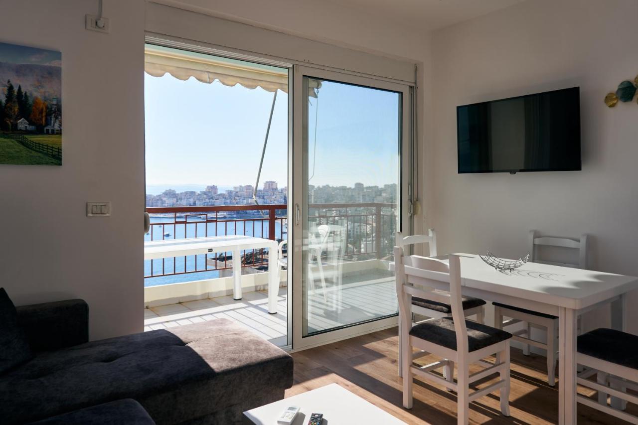 Central Beach Apartment Sarande Bagian luar foto