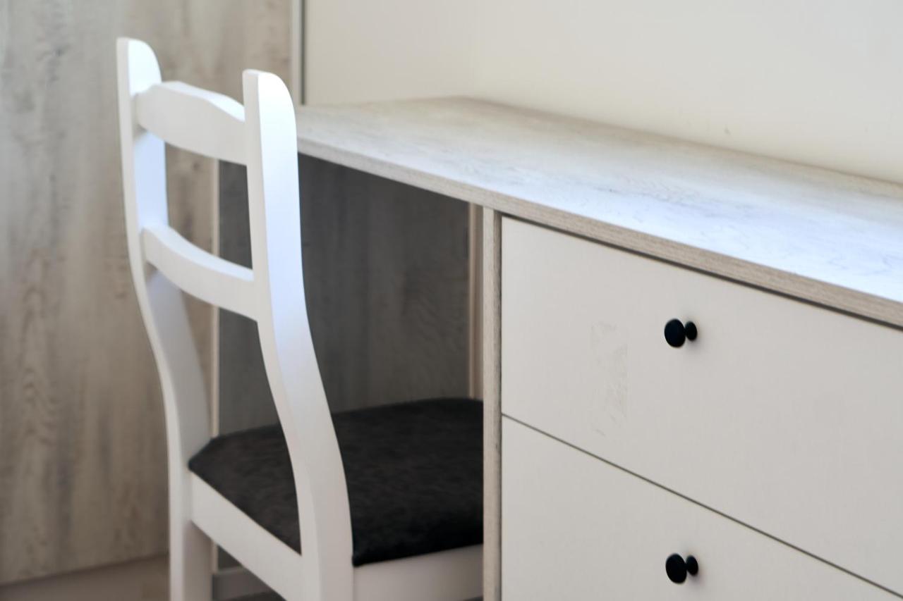 Central Beach Apartment Sarande Bagian luar foto
