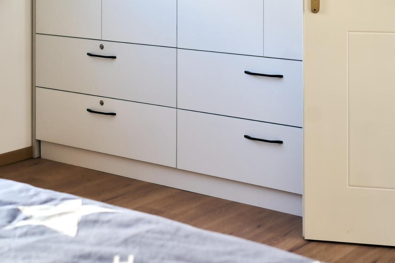 Central Beach Apartment Sarande Bagian luar foto